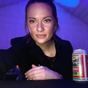 Meet your Posher, Carli